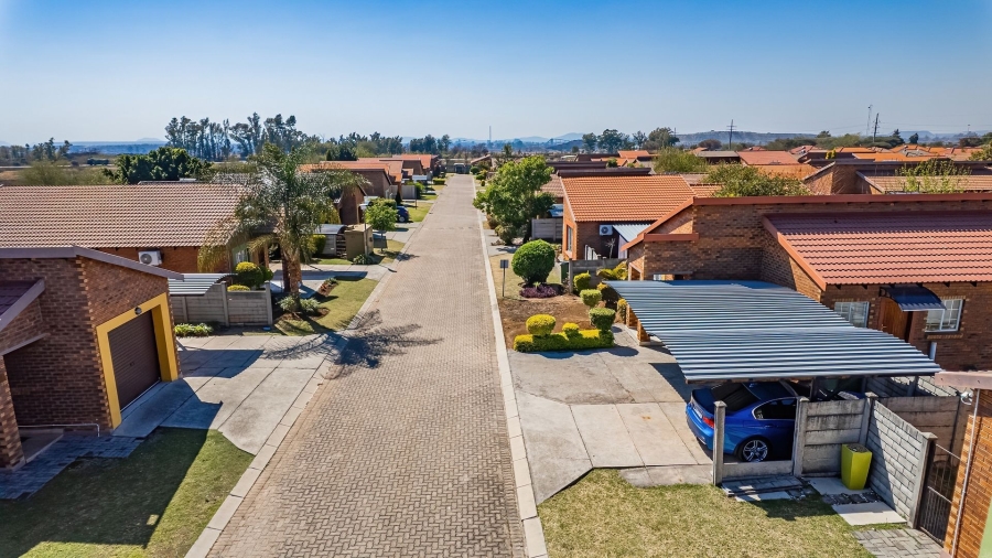 3 Bedroom Property for Sale in Waterkloof East North West
